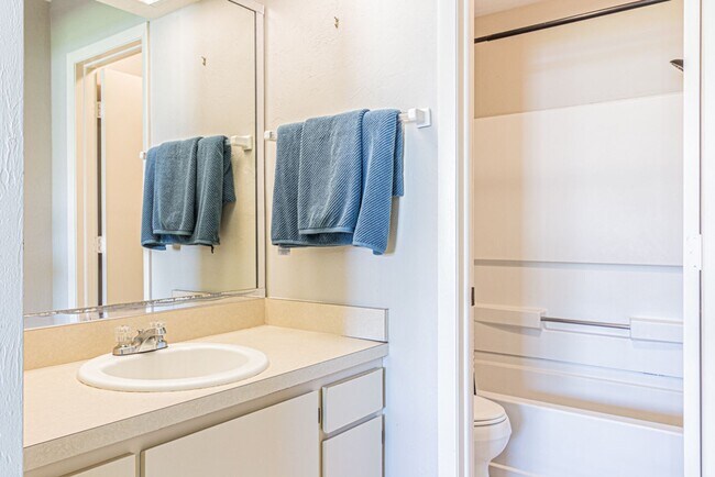 Building Photo - Charming Naples Condo with Resort-Style Li...