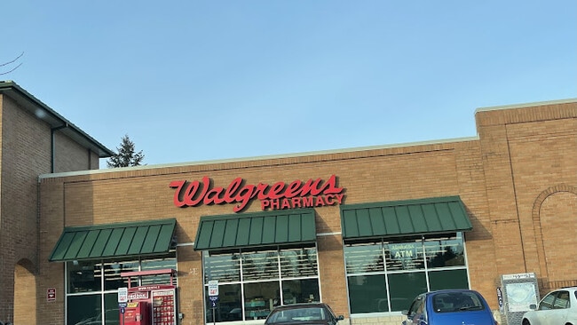 Building Photo - 1500 Lake Park Dr SW