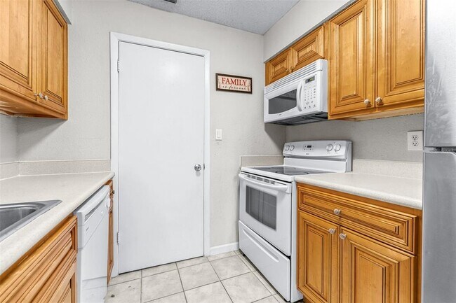 Building Photo - 13287 Arbor Pointe Cir