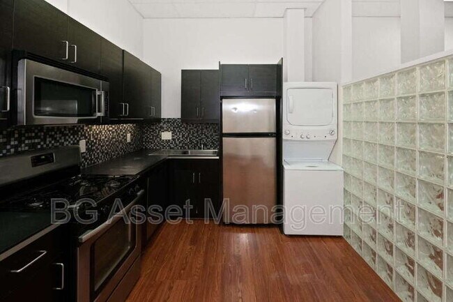 Building Photo - 1459 MacArthur Blvd