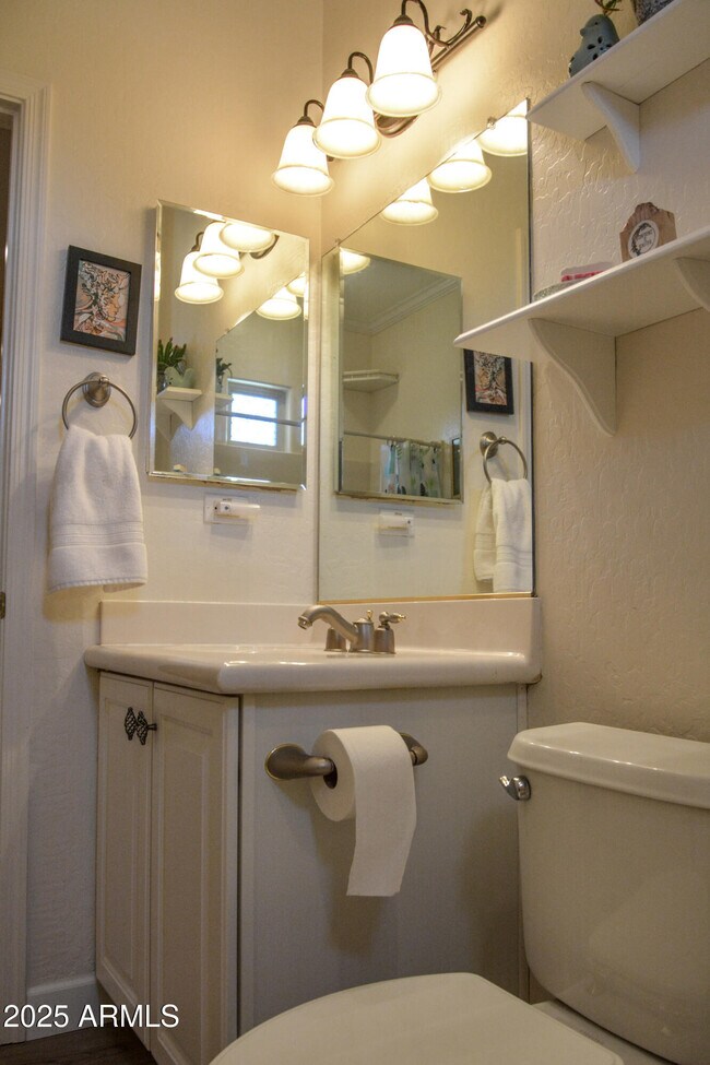 Building Photo - 13436 W La Vina Dr