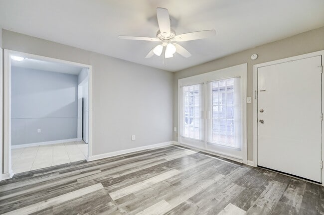 Building Photo - 2202 Park St