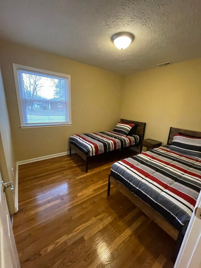 Building Photo - 348 Hermitage Dr