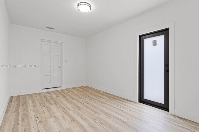 Building Photo - 5110 SW 106th Ave
