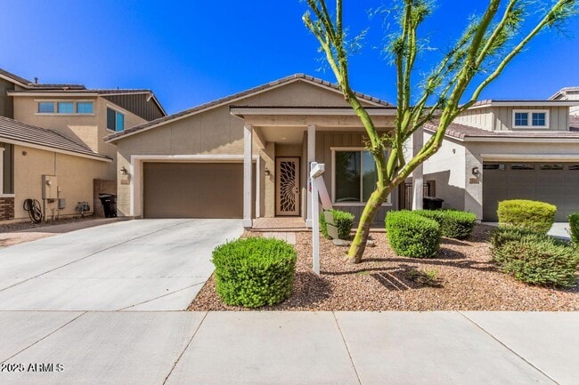 Primary Photo - 2072 E Lantana Dr