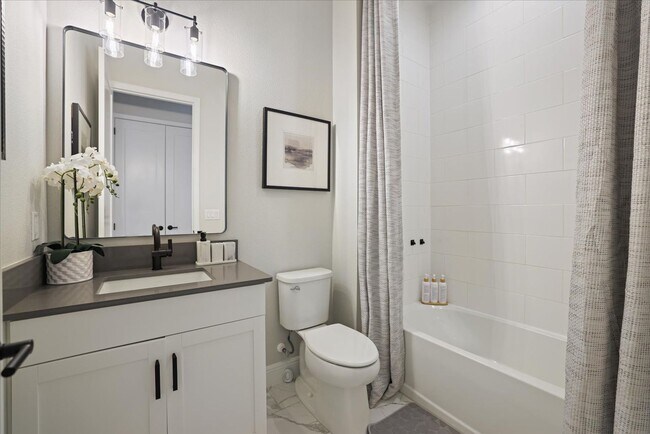 Building Photo - Luxury Home w/ Pool, Outdoor Kitchen, Car Lift, & Water View In Parrish!