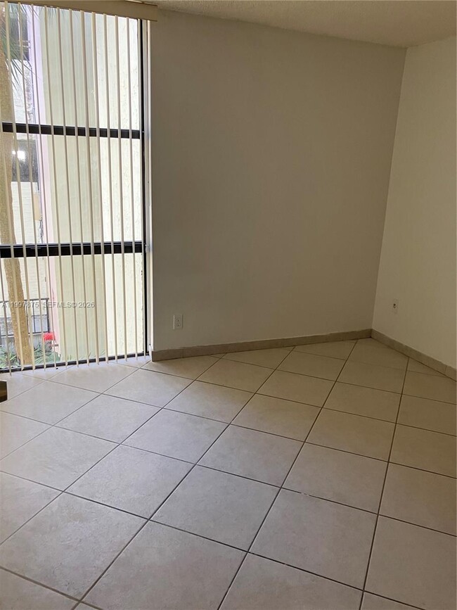 Building Photo - 16919 N Bay Rd