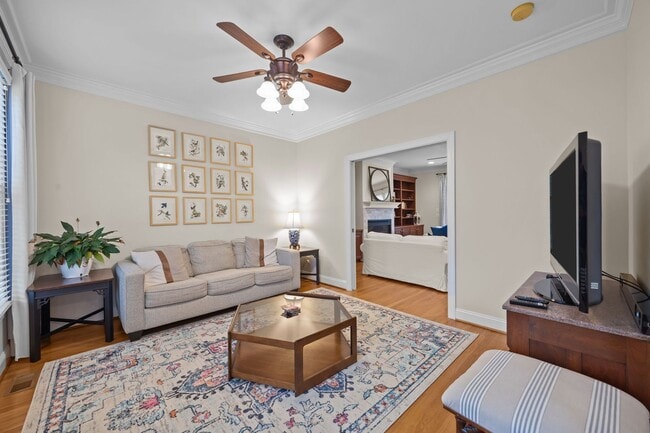 Building Photo - Spacious 4-Bedroom Home with Large Yard & ...