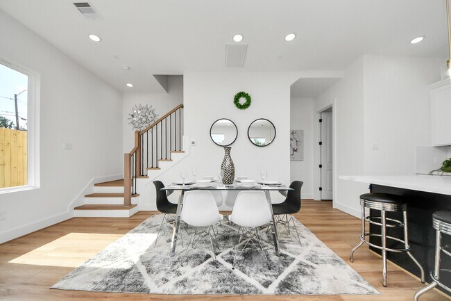 Building Photo - 2430 Harrington St