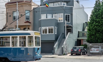 Building Photo - 379 Church St