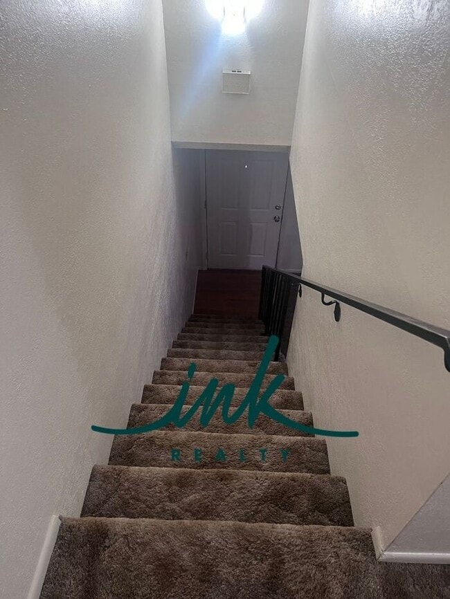 Building Photo - Lovely Gardnerville Townhome