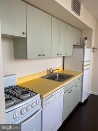 Building Photo - 1326 Spruce St