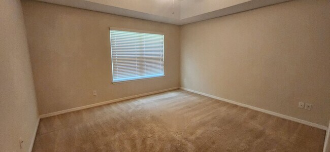 Building Photo - Great Townhouse Belle Isle