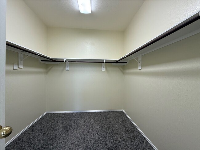 Building Photo - 3518 Aztec Wood Dr