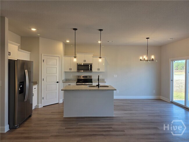 Building Photo - 330 Crosswinds Dr