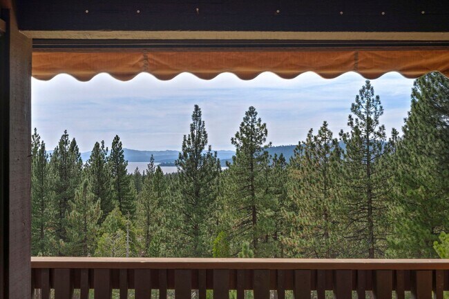 Building Photo - 335 Ski Way