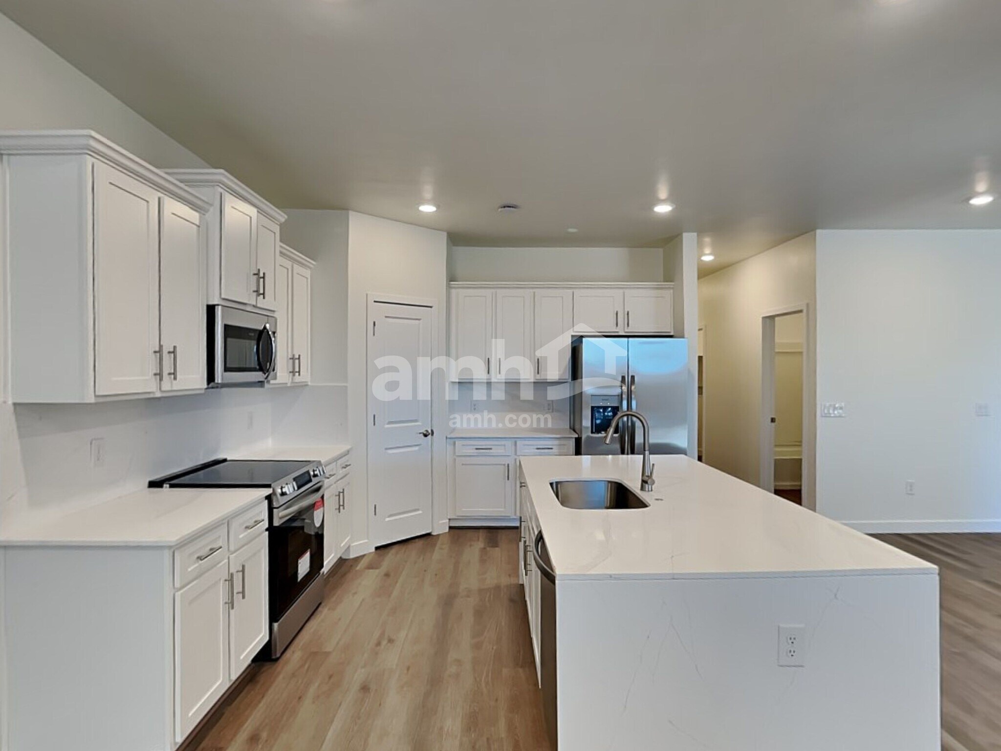 Building Photo - 6542 E Paseo Baranda