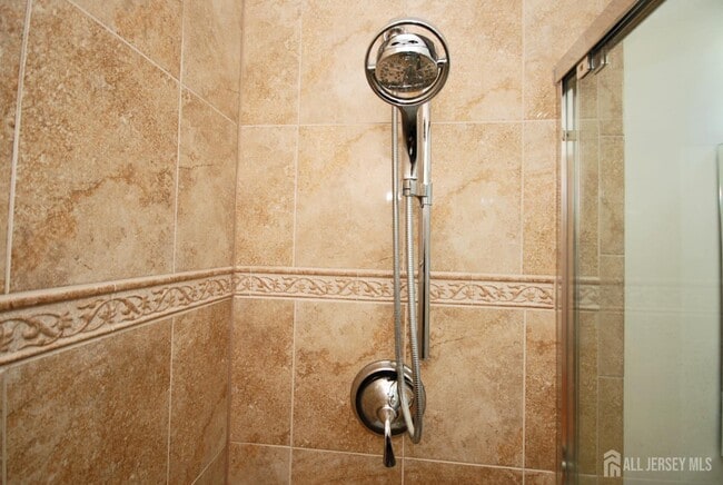 Building Photo - 7 Gardenia Ct