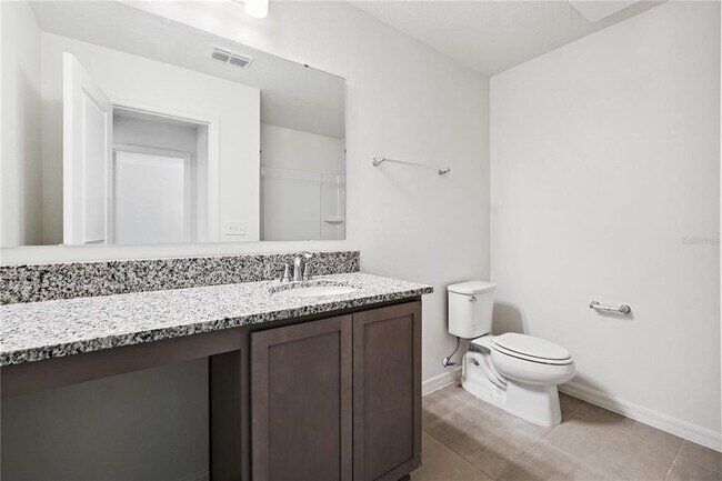 Building Photo - 736 Overpool Ave