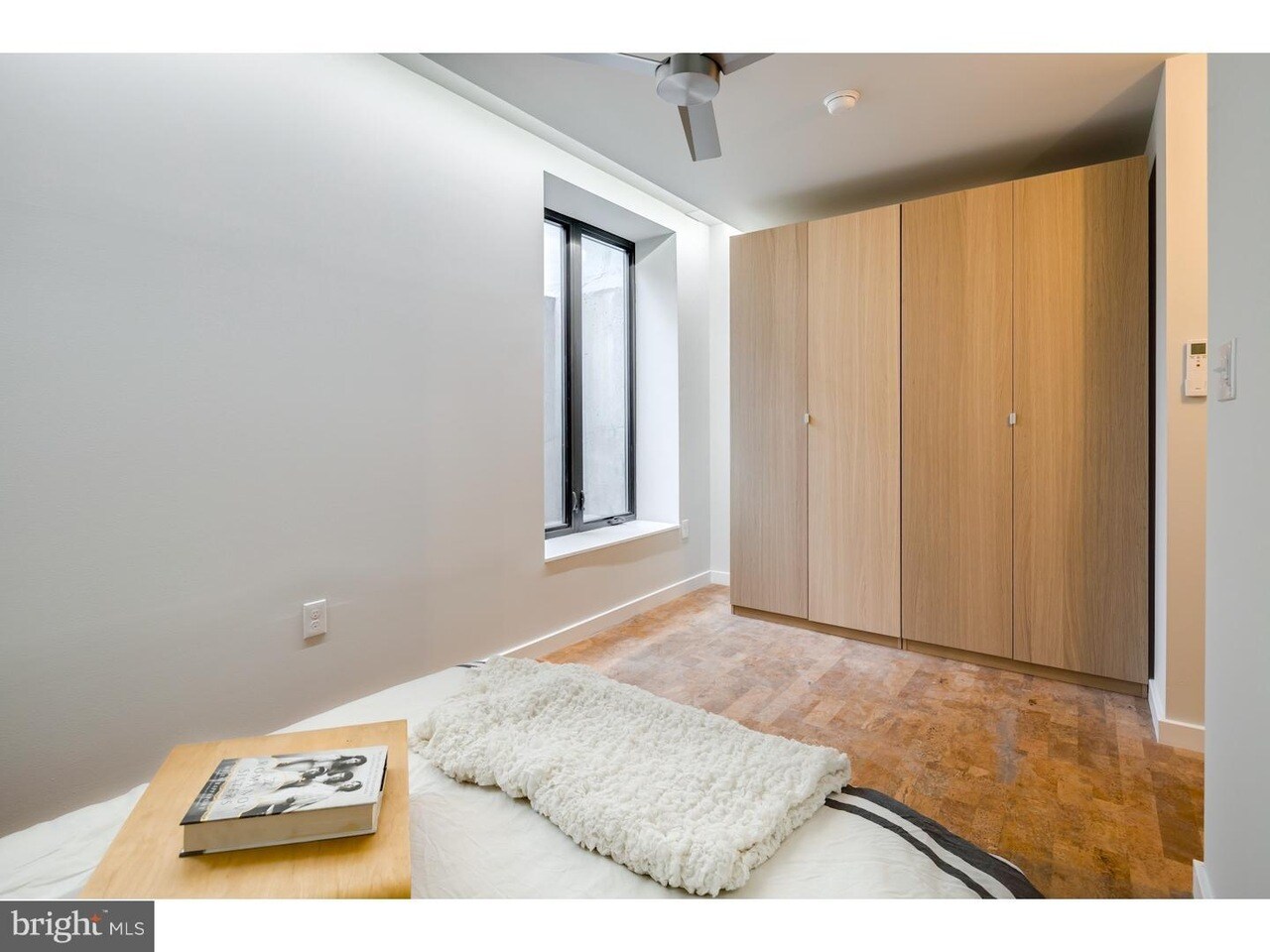 Building Photo - 1308 N Hope St