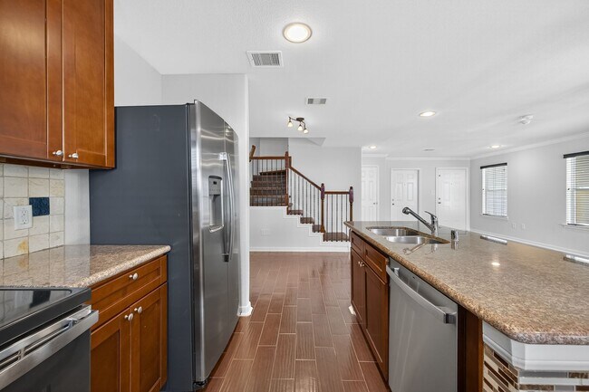 Building Photo - 6115 Shadow Isle Ln