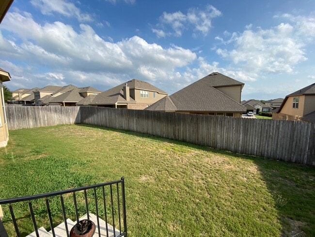 Building Photo - 820 Olive Ln