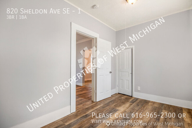 Building Photo - Available Now | 3 Bedroom 1 Bath Lower Lev...