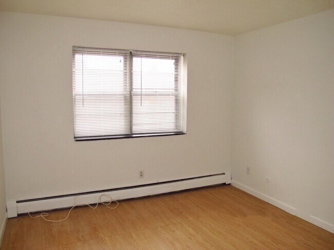 Building Photo - 4925 Washington St