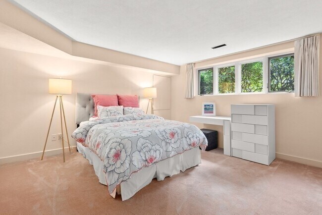 Building Photo - 32 Countryside Rd