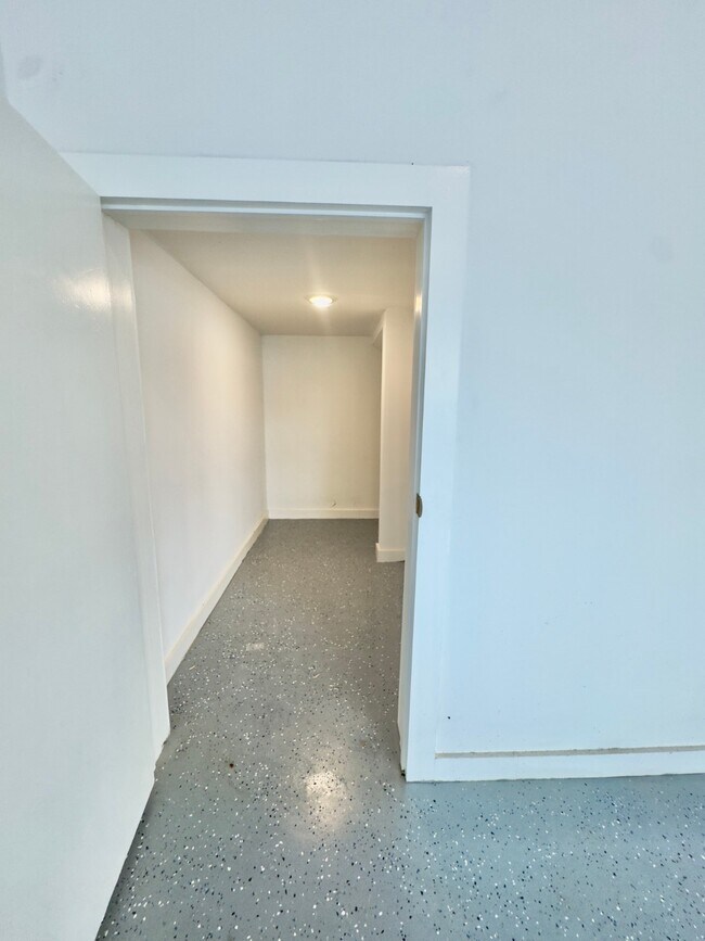 Building Photo - 10232 Porto Rico Rd