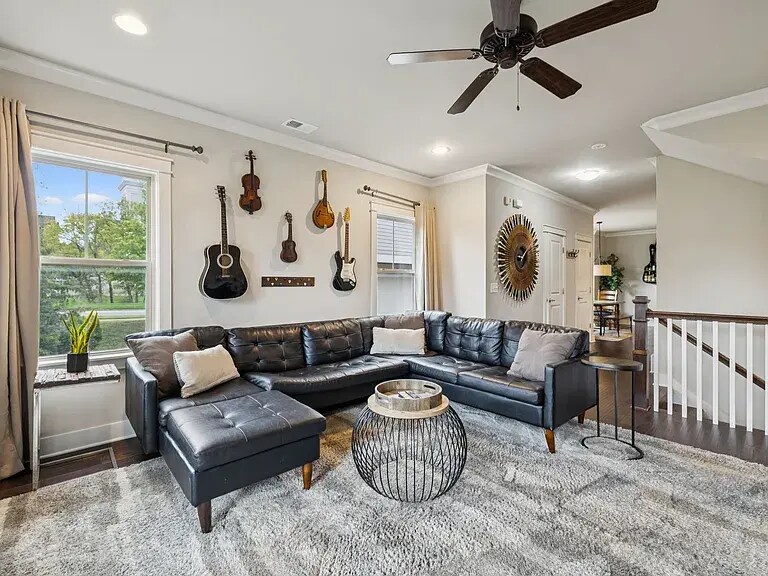 Building Photo - 1722 14th Ave S