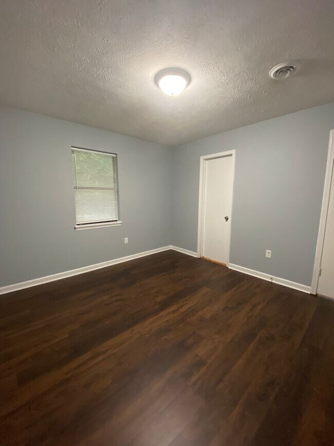 Building Photo - 1629/1631 Beaverdam Rd