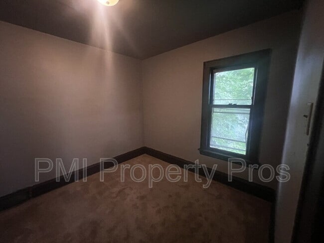 Building Photo - 2530 N 37th St