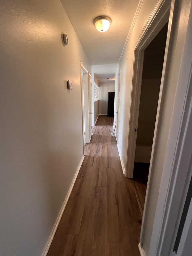 Primary Photo - 106 Whiteoak Cir