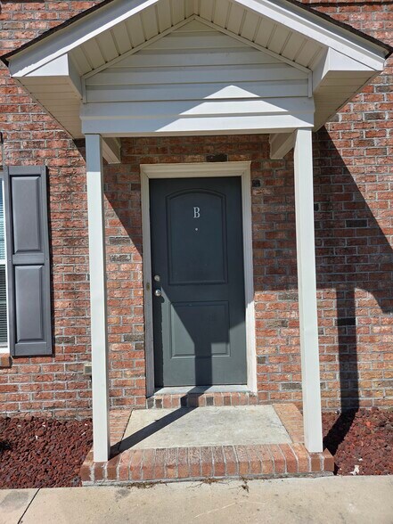 Front Door - 500 Hillshade Ct