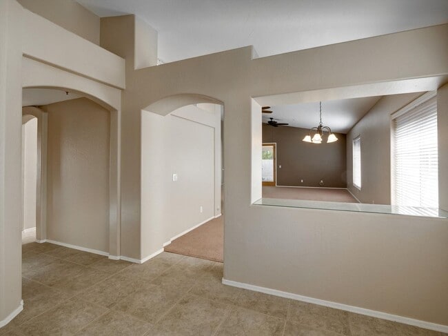Building Photo - 3 bd 2 bth 2120 sq ft in stonehaven in sco...