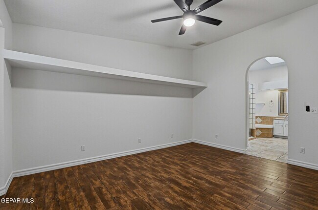 Building Photo - 232 Ave Mirador