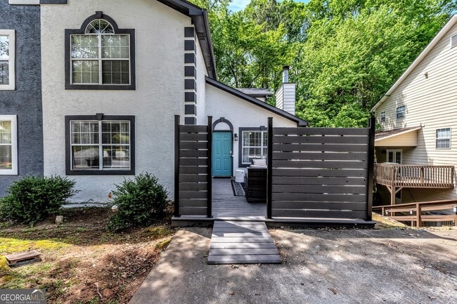 Building Photo - 4210 Lakes End Dr NW