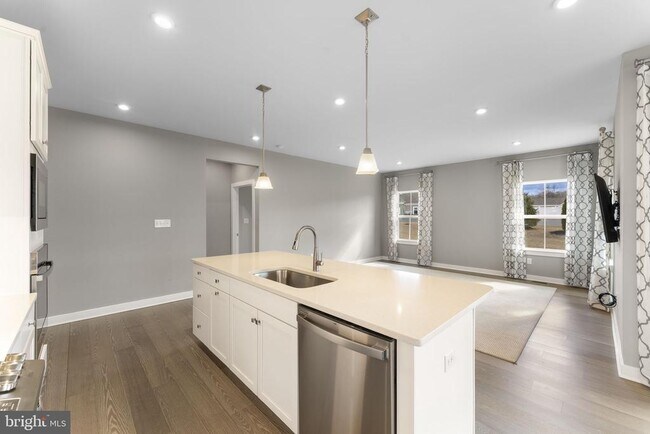 Building Photo - 143 Hood Farm Dr