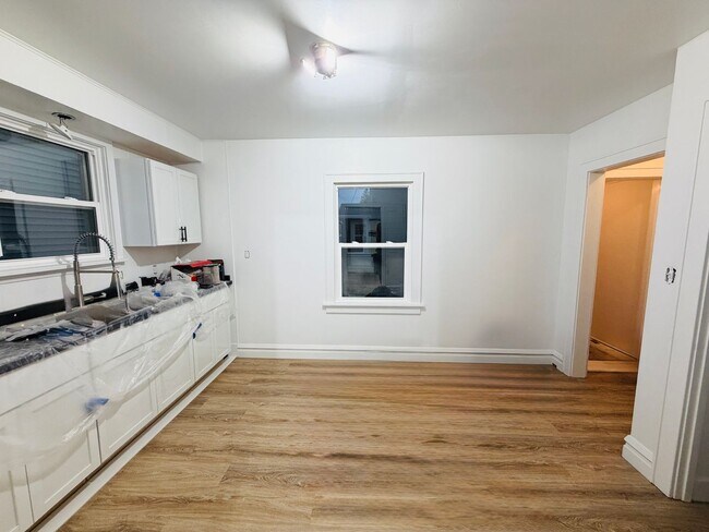 Building Photo - 1301-1303 Hammond Ave