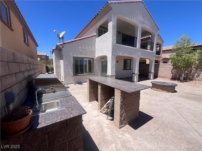Building Photo - 1056 Calvia St