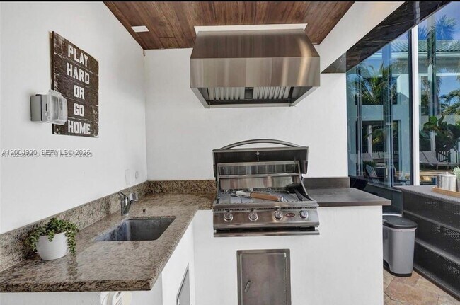 Building Photo - 11400 NW 7th St