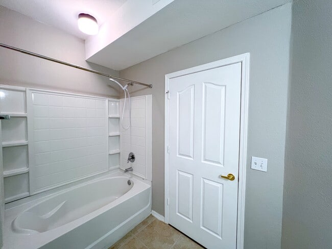 Building Photo - 2211 NW 16th Terrace