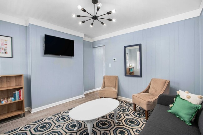 Building Photo - Fully Furnished 2 Bedroom Townhome in Central Lawrenceville