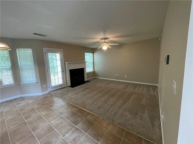 Building Photo - 2054 Mulberry Ln
