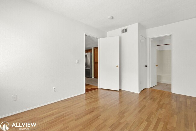 Building Photo - *MOVE-IN SPECIAL $100 OFF FIRST MONTH'S RE...