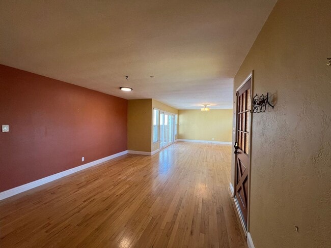Building Photo - Spacious 4-Bedroom Retreat Just Steps from...