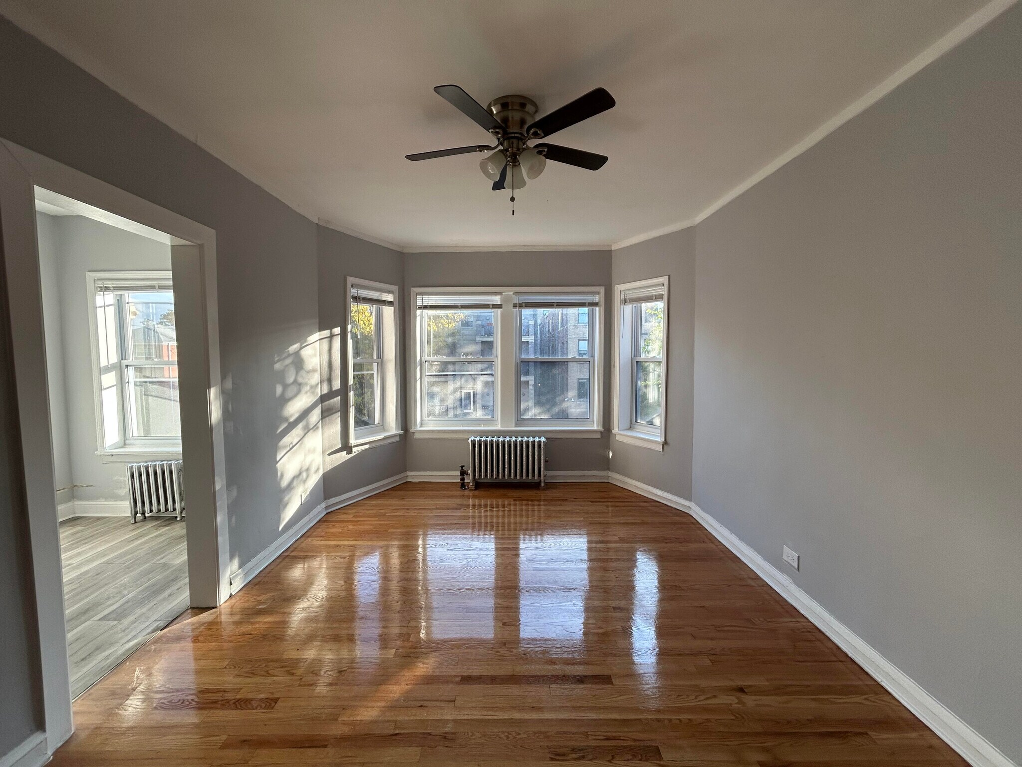 Building Photo - 6956 N Ashland Ave