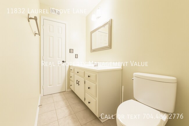 Building Photo - 11832 Laurel Grove Ln