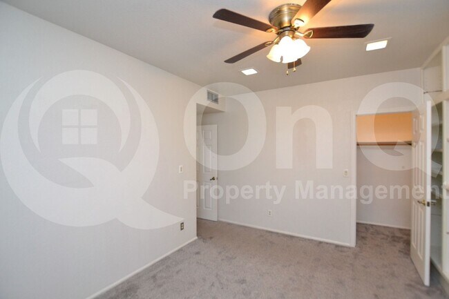 Building Photo - 2409 W Marlboro Dr